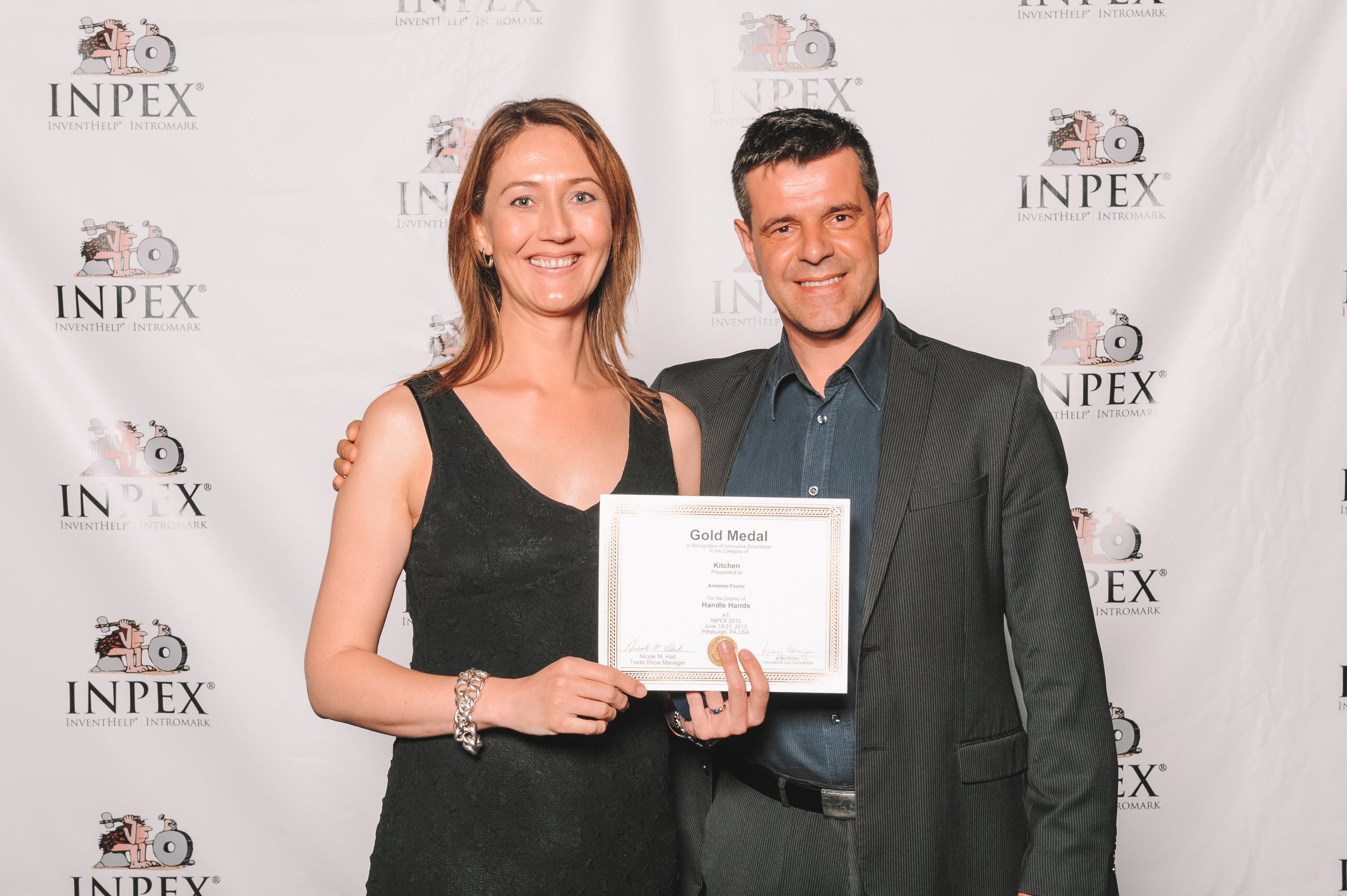 Annemie Fourie accepting her Inpex award for Kitchen 